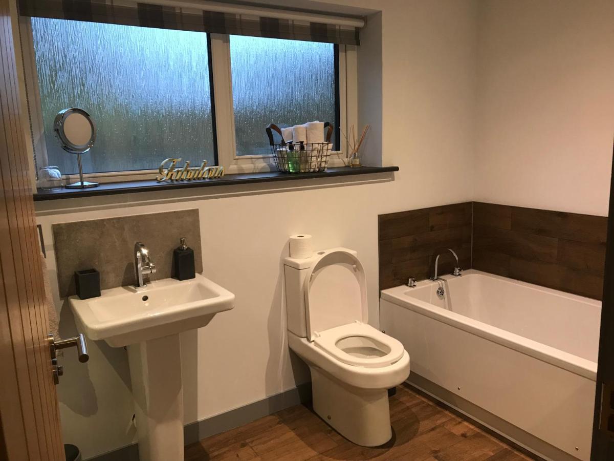 הוילה Kilmaluag The Bridge Self Catering מראה חיצוני תמונה